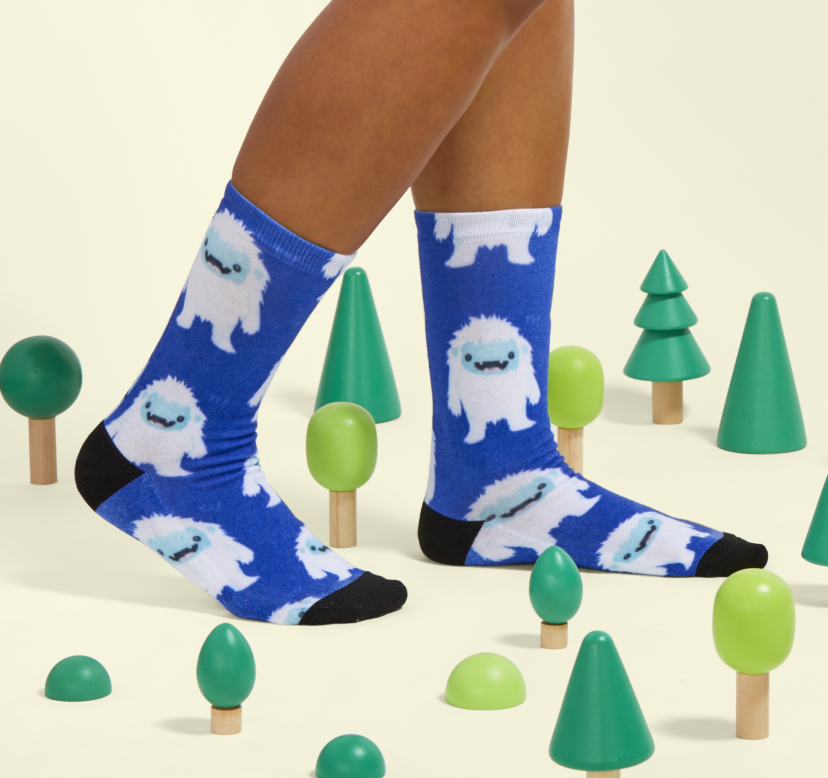 Shot_2_Monster_Socks_0191_Hero2.jpg